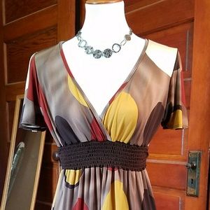 Charlotte russe V-Neck Top w/Tie Back. Sz L